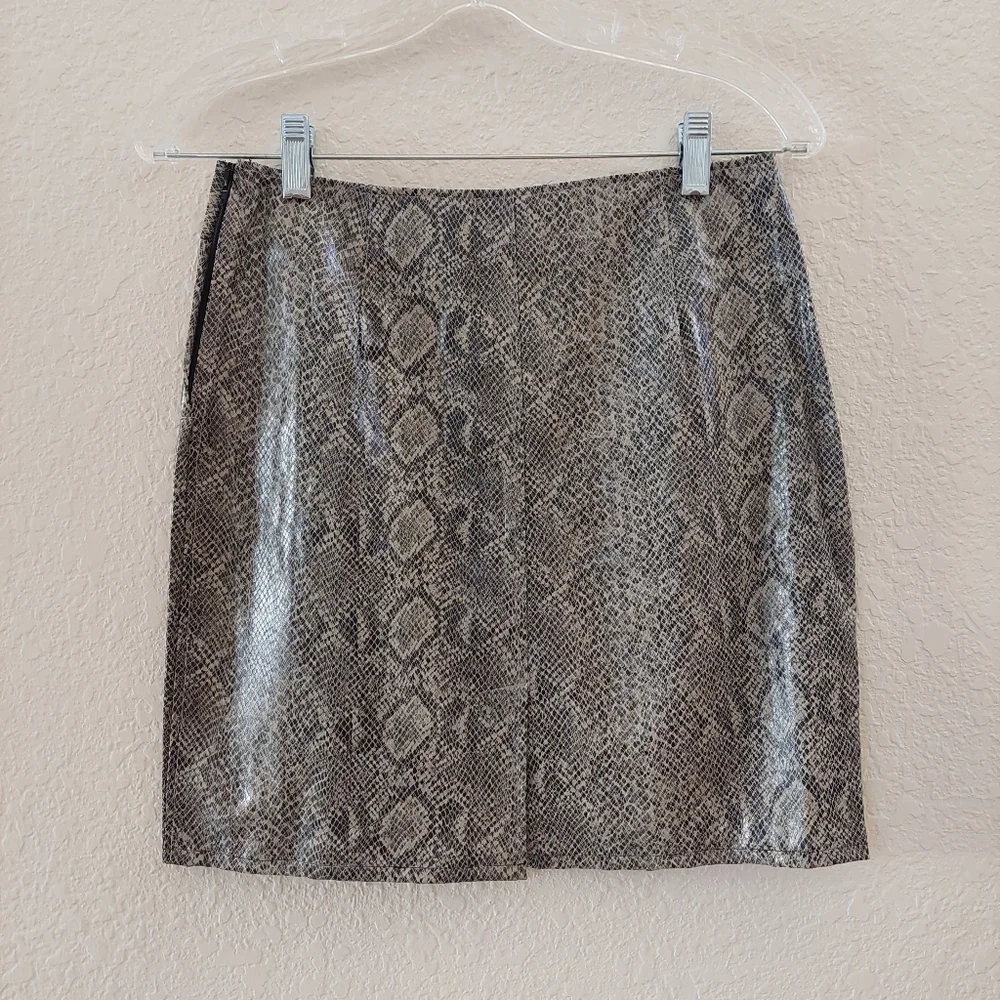 Xhiliration mini skirt NWOT